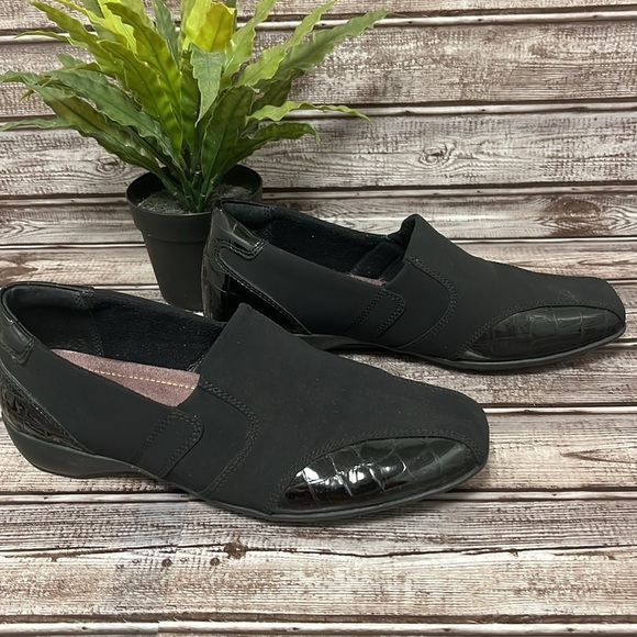Shoes - Clarks Black Gael Beam Nylon and  Patent Leather Slip-On Shoes Size 7